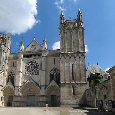 Le Petit Poitevin Lägenhet Poitiers Exteriör bild